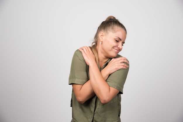 Узнайте о самых распространенных причинах боли в плечах и способах их лечения