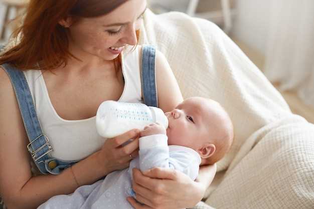Какие факторы влияют на начало лактации у новорожденных?