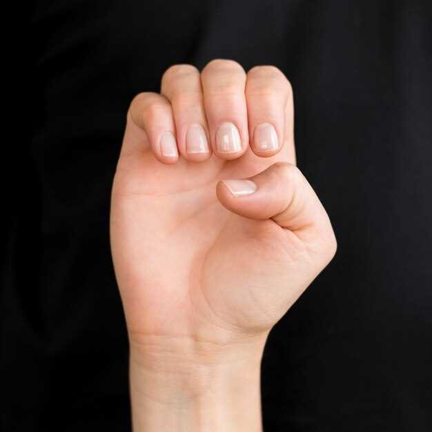 Аномалия роста ногтей на руках: причины и лечение