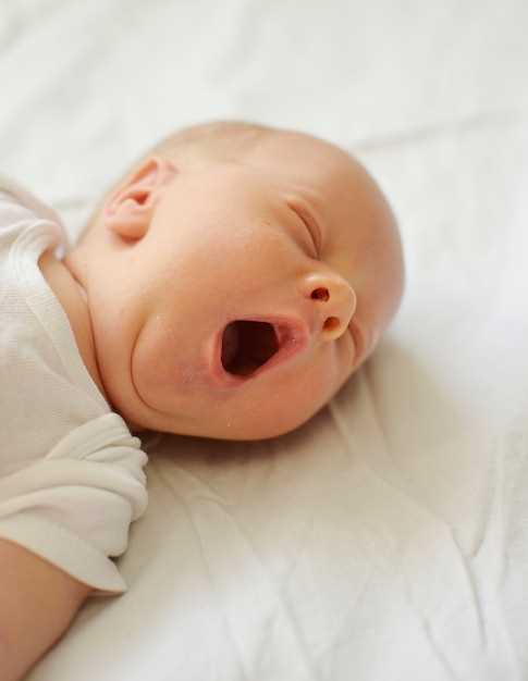 Почему возникает гноение глазика у новорожденных?